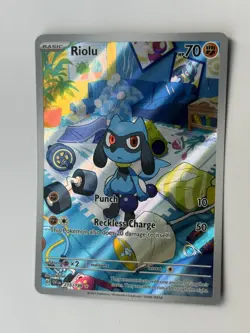 Riolu 215/198 - 🌊 Scarlet & Violet Illustration Rare Pokemon TCG 🖤 - NM - Image 1