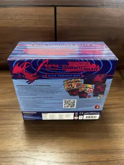 Pokemon TCG Sword & Shield—Darkness Ablaze Elite Trainer Box English - Image 2