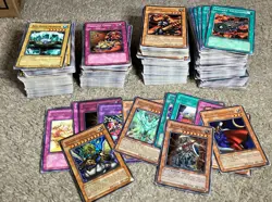 LARGE LOT OF 750+ YU GI OH YUGIOH CARDS 1996 SOME FOIL - Image 1