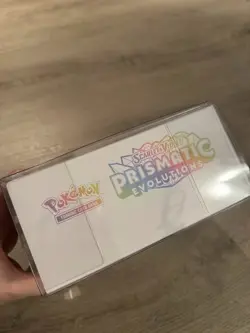 2x Pokemon Center ETB Prismatic Evolution Sealed mit Case - Image 2