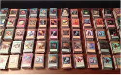 YuGiOh! 100 Karten Sammlung Deutsch 15 Seltene 8+ Holos Ultra Secret Rare TOP - Image 1