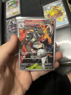 The Pokemon Company Team Rocket's Houndoom Sv10 IR Holo English 2025 130 HP - Image 1