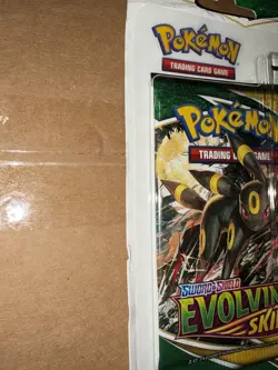 Pokemon Trading Card Sword Shield Evolving Skies Three Pack Blister TCG Umbreon - Image 4