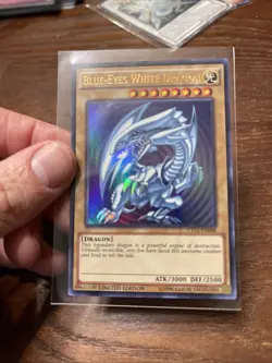 Yu-Gi-Oh! Blue-Eyes White Dragon LP CT13-EN008 Ultra Rare Limited Edition - Image 1