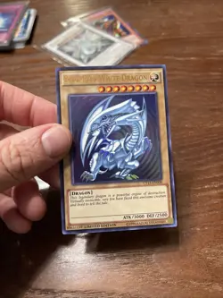Yu-Gi-Oh! Blue-Eyes White Dragon LP CT13-EN008 Ultra Rare Limited Edition - Image 3
