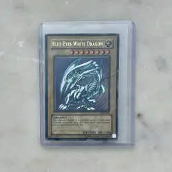 Yu-Gi-Oh! TCG Blue-Eyes White Dragon SDK-001 1996 Rare -Damaged Condition - Image 1