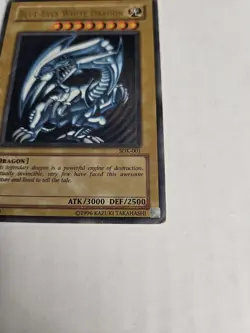 BLUE EYES WHITE DRAGON SDK 001 HP DAMAGED YU GI OH - Image 5