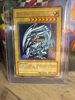 Blue-Eyes White Dragon DDS-001 Dark Duel Edition - Image 1