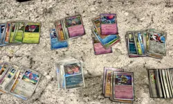 Pokemon TCG Holo/Reverse Holo Rares And Uncommon 400+ Card Lot - Image 5