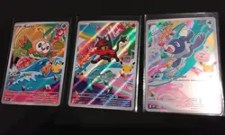 🔥POKEMON PRIMI COMPAGNI D'AVVENTURA🔥LOTTO 3 CARTE PROMO 30° ANN.🔥CLAN ALOLA - Image 1