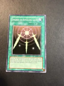 Swords of Revealing Light - SD6-EN021 - Common - 1st Edition - Image 1