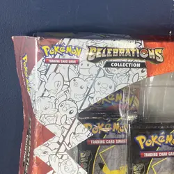 Pokemon TCG 2021 Celebrations Lance's Charizard V Collection Box - Image 2