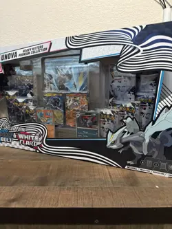 Pokemon TCG Unova Heavy Hitters Premium Collection Box Kyurem Zekrom - Image 2