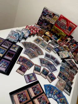 Große Yu-Gi-Oh Sammlung – ca. 7000 Karten, Decks, Zubehor & mehr – Komplettpaket - Image 1