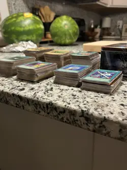 YU-GI-OH! RANDOM LOT OF CARDS- FIRST EDITIONS/ VINTAGE AND MODERN PLUS TIN BOX - Image 4