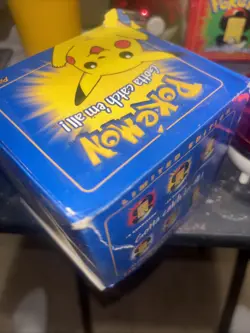 1999 Pokemon Pikachu 23K Gold-Plated Trading Card Burger King Blue Box - Image 3