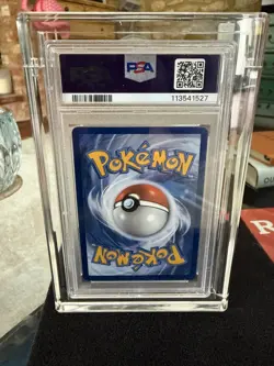 Pokemon Umbreon Gold Star 17/17 Celebrations PSA 10 Gem Mint Holo - Image 2