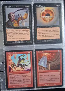 Mixed Lot of 33 VINTAGE Magic The Gathering Cards - Image 3