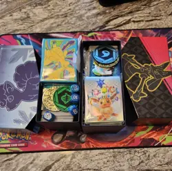 Pokemon TCG Bulk 600 Card Lot. 100 Holo . No Trainer Or Item Cards. - Image 1