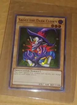 YU-GI-OH! KC01 Saggi The Dark Clown NM Kaiba 25th Ultimate Briefcase - Image 1