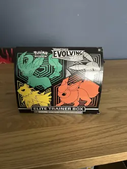 Pokemon TCG Evolving Skies Elite Trainer Box Immaculate condition - Image 1