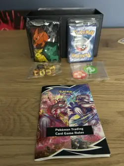 Pokemon TCG Evolving Skies Elite Trainer Box Immaculate condition - Image 3