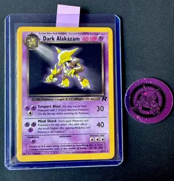 Dark Alakazam 18/82 - Team Rocket VINTAGE Pokemon 2000 + VINTAGE COIN! - Image 1
