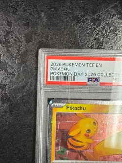 2026 POKEMON TEF EN PIKACHU POKEMON DAY 2026 COLLECTION #051 - PSA 8 - Image 3