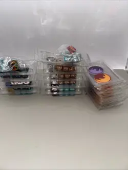 Lot Of Pokemon TCG 11 Dices And 9 Hit Markers - Image 2
