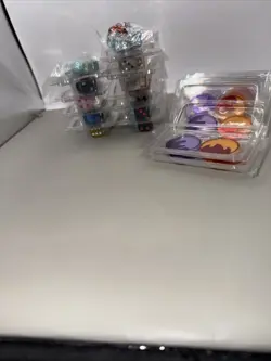 Lot Of Pokemon TCG 11 Dices And 9 Hit Markers - Image 4