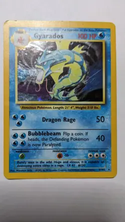 Gyarados 006/102 Base Set Holo MP vintage Pokemon card - Image 1