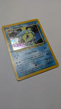 Gyarados 006/102 Base Set Holo MP vintage Pokemon card - Image 3