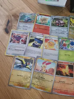 375 POKEMON CARDS w/ Holos & Box (Joblot/Bundle) - Image 3