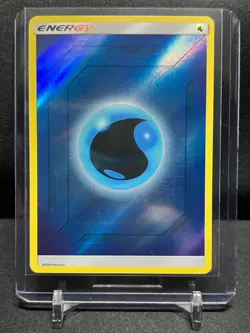 Water Energy Reverse Holo Pokemon 2019 LP - Image 1