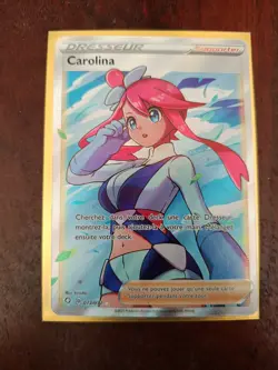 CARTE POKEMON CAROLINA 072/072 FR ULTRA RARE EB DESTINEES RADIEUSES - Image 1