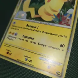 HOLO BLEED Pikachu Promo PW7 World Collection French 2010 Nintendo Pokemon Card - Image 2