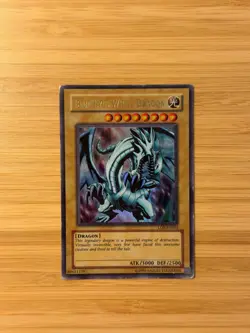 2004 Blue-Eyes White Dragon LOB-EN001 - Yugioh LOB Worldwide English - Damaged - Image 1