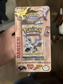 Pokemon unopened fossil booster pack 11 cards factory sealed 90s - Image 4