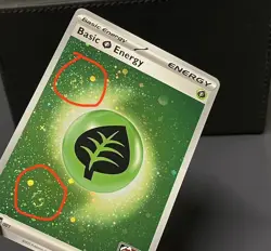 🍥 SWIRL x2 Grass Energy MEE 001 Cosmos Holo Pokemon TCG Play! Stamp NM 🍥 - Image 1