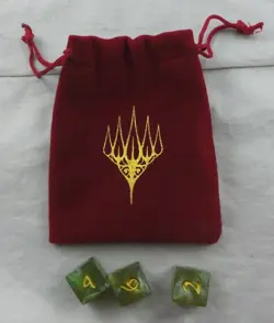 Magic The Gathering Mossy Green Lord of the Rings Middle Earth Promo Dice & Bag - Image 1