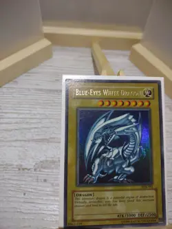 Yu-Gi-Oh Card SDK-001 Blue-Eyes White Dragon Ultra Rare Collectable Trading Game - Image 2