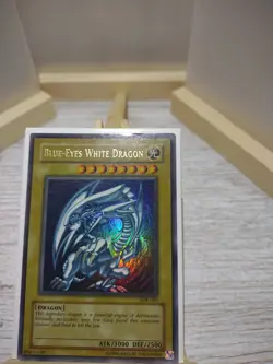 Yu-Gi-Oh Card SDK-001 Blue-Eyes White Dragon Ultra Rare Collectable Trading Game - Image 3