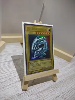 Yu-Gi-Oh Card SDK-001 Blue-Eyes White Dragon Ultra Rare Collectable Trading Game - Image 5