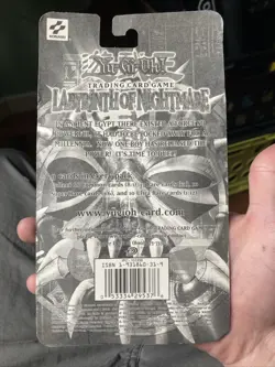 YuGiOh Labyrinth of Nightmare LON Unlimited Sealed Booster Pack Blister Vintage - Image 3
