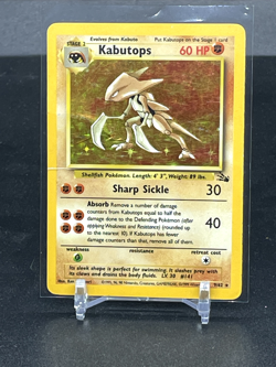 Pokemon Kabutops HOLO #9 Jungle Vintage DMG Creased Leftside - Image 1