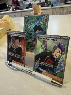 Pokemon TCG 3-Card Lot Clamperl Holo, Team Rocket's Giovanni & Petrel Full Art - Image 2