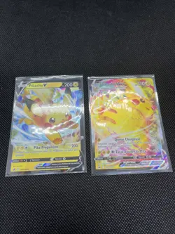 Lot 2 Cartes Pokemon neuves promo Pikachu V swsh285 et Pikachu swsh286... - Image 1