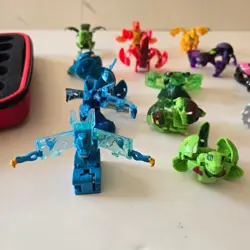 Bakugan Figures Mixed Lot Fifteen (15) Brawlers 25+ Cards plus Carrying Case - Image 4