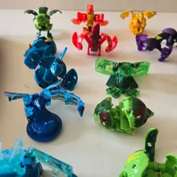 Bakugan Figures Mixed Lot Fifteen (15) Brawlers 25+ Cards plus Carrying Case - Image 5