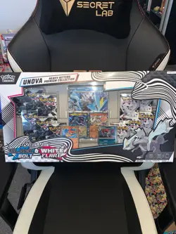 NEW SEALED POKEMON UNOVA HEAVY HITTERS PREMIUM COLLECTION CARD GAME - Image 1